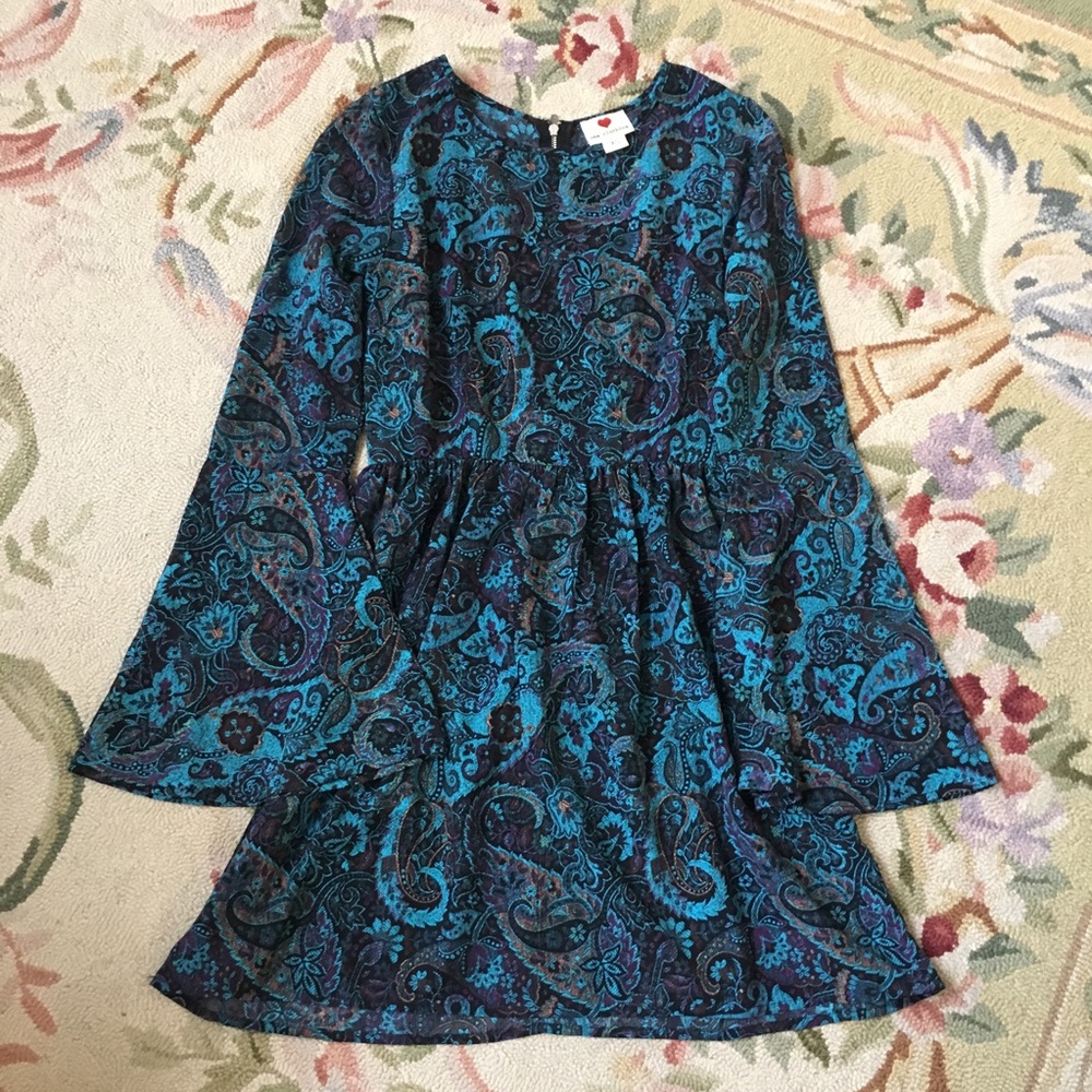 Fun retro style dress.